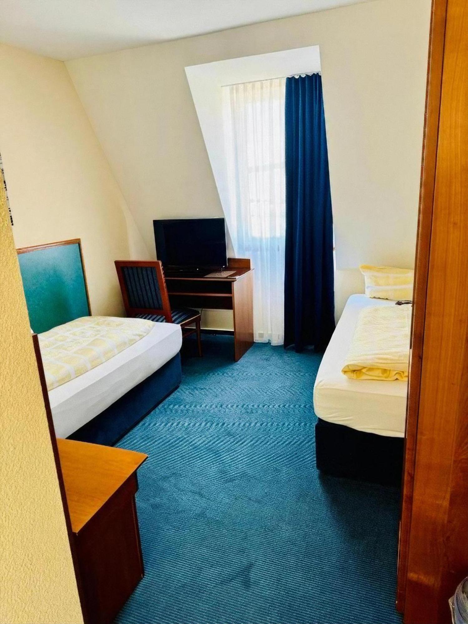 Hotel Am Bayrischen Platz Leipzig Room photo